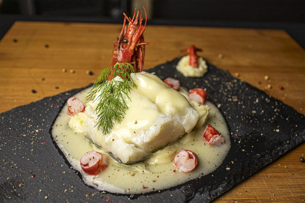 Bacalao al pilpil con carabineros